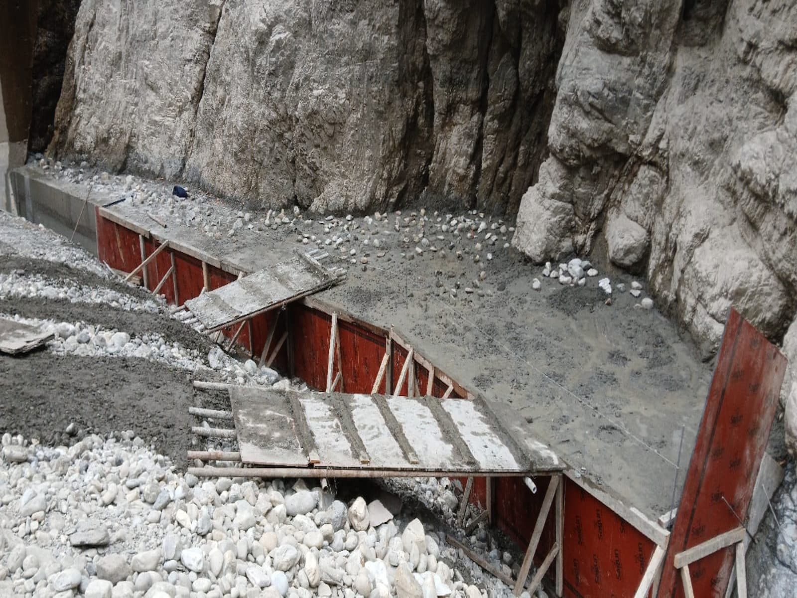 Kaligandaki-A Spillway Steel Lining